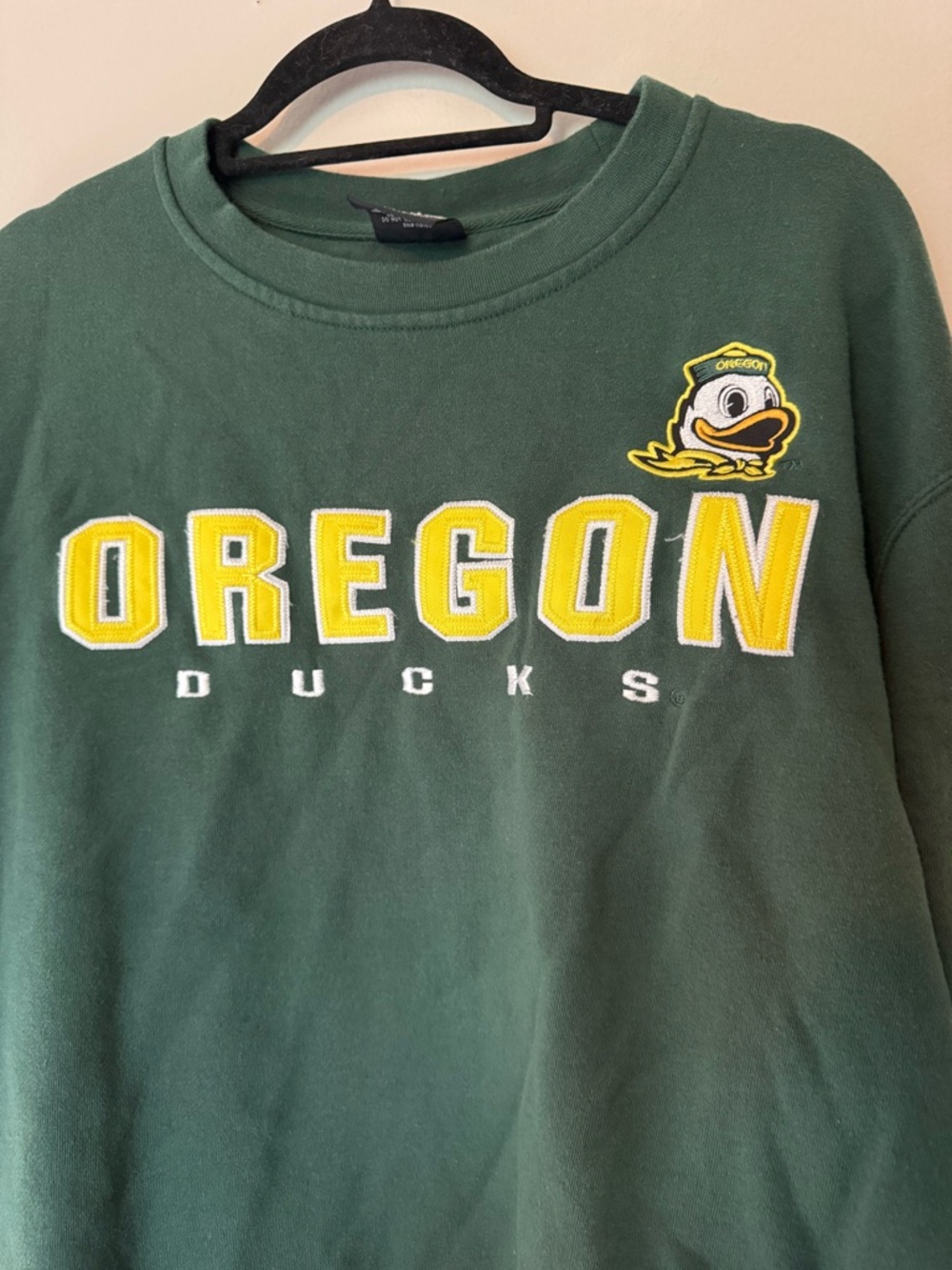 GUC Oregon Ducks Colosseum Green Sweatshirt with Yellow & White Embroidery